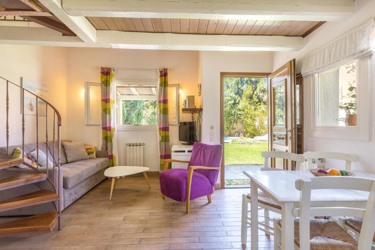 Petrinos Cottage Дафнила Экстерьер фото